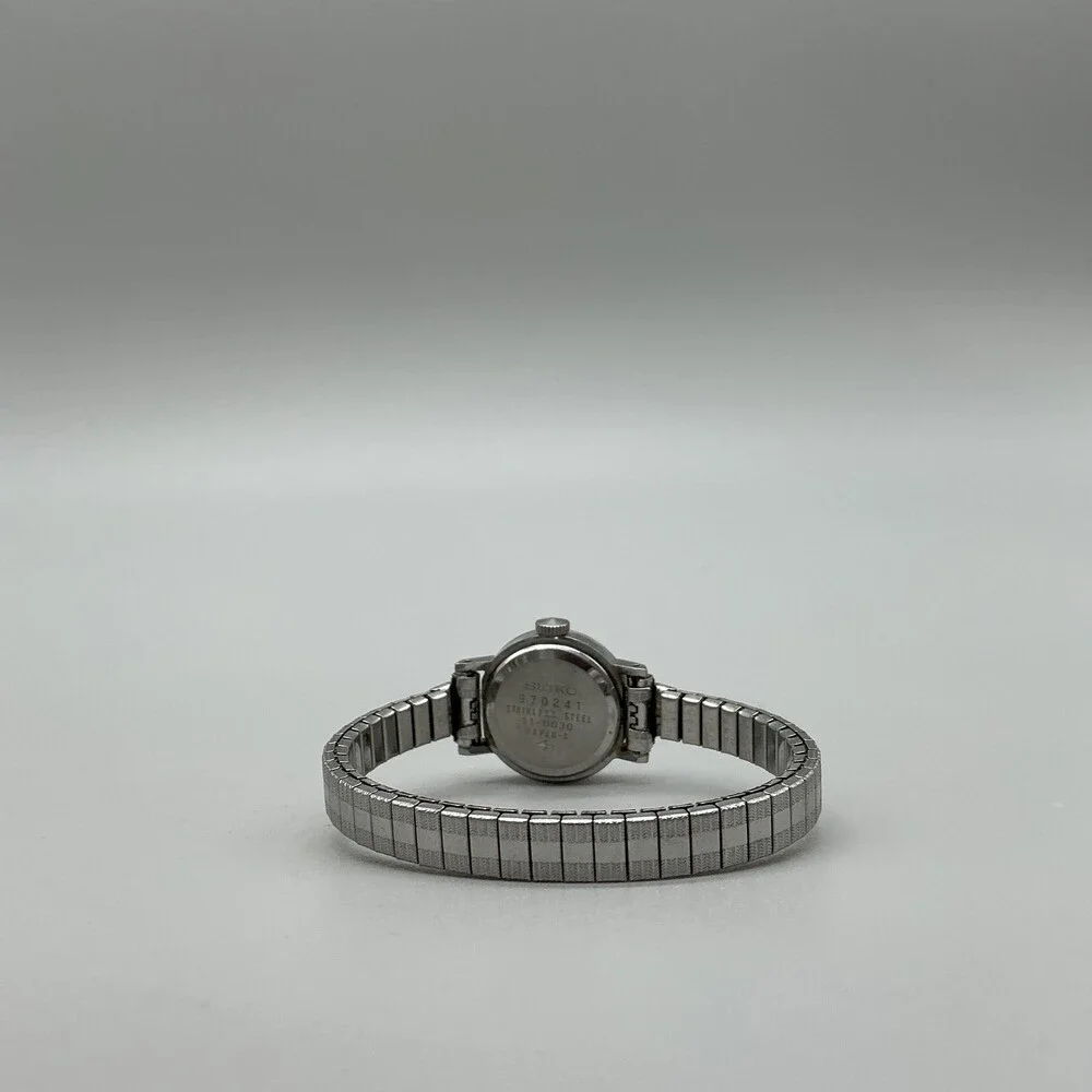Vintage Seiko Womens Watch 20mm Silver Dial Manual Wind Stainless 11-0030